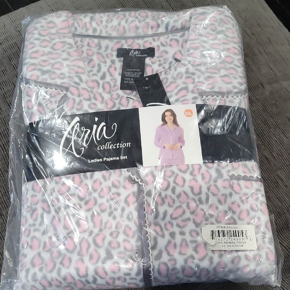 Aria Collection Ladies Pajama Set - Pink and Gray Leopard Print